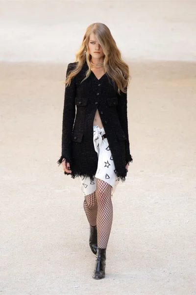 Look 8